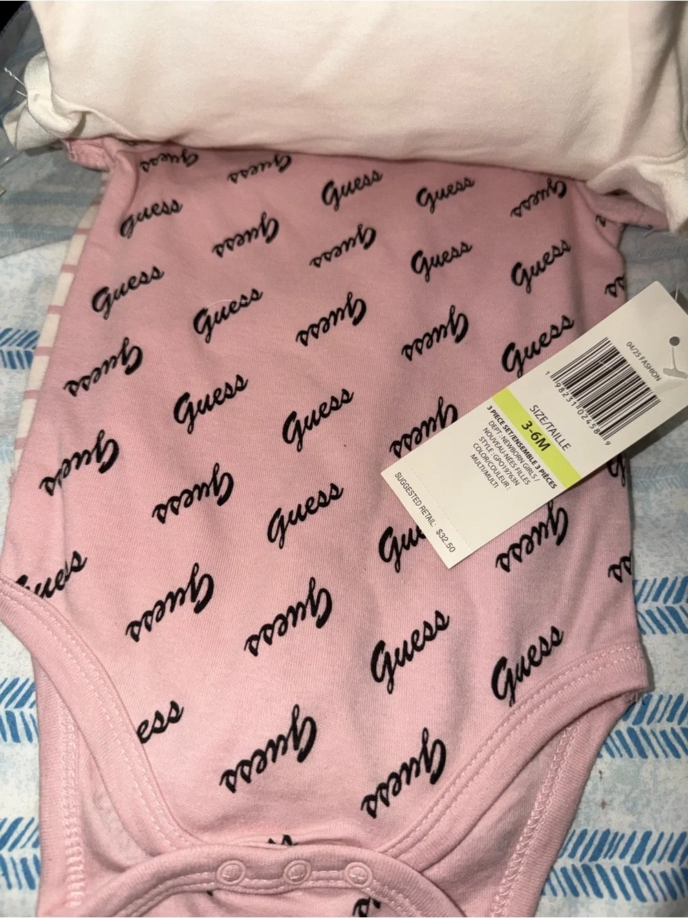 3 piece Guess body suit baby girl 3-6 month